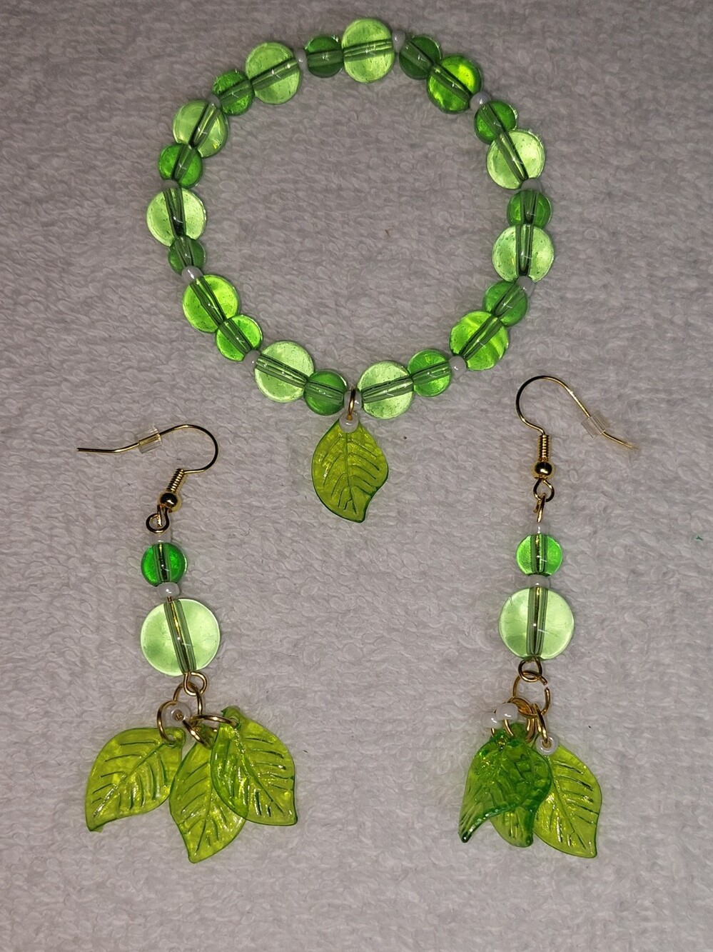 Green Glass Leaf Bead Bracelet and Dangle Earrings Set Handmade